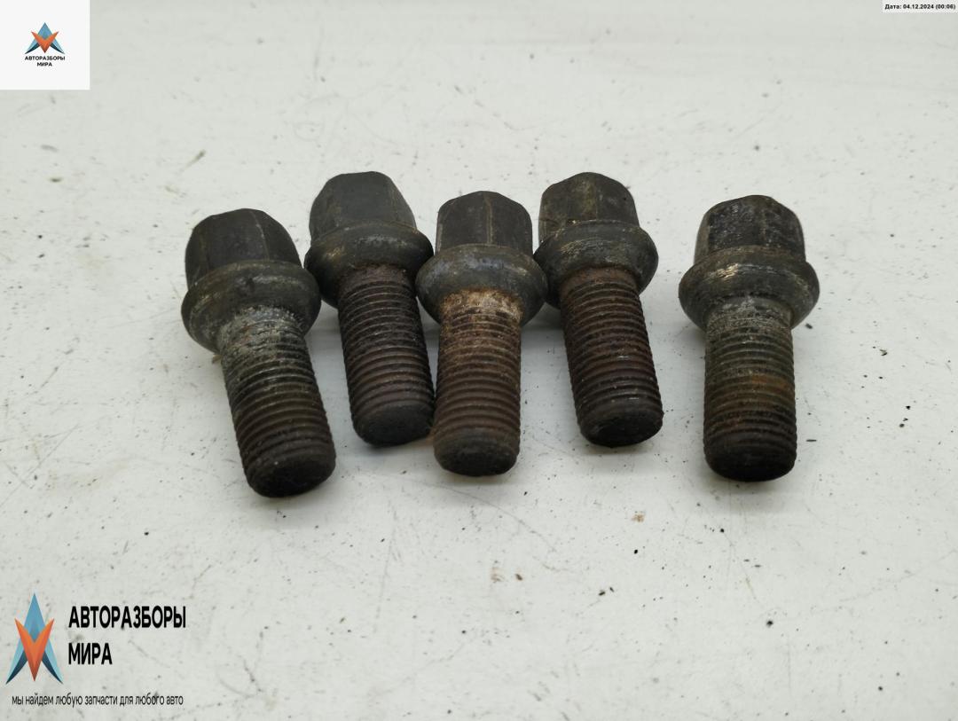 болт колесный Volkswagen Golf 5 поколение 2003, 1.4 л., бензин, МКПП, серый, хетчбэк 5 дв., 8D0601139D - фото №1