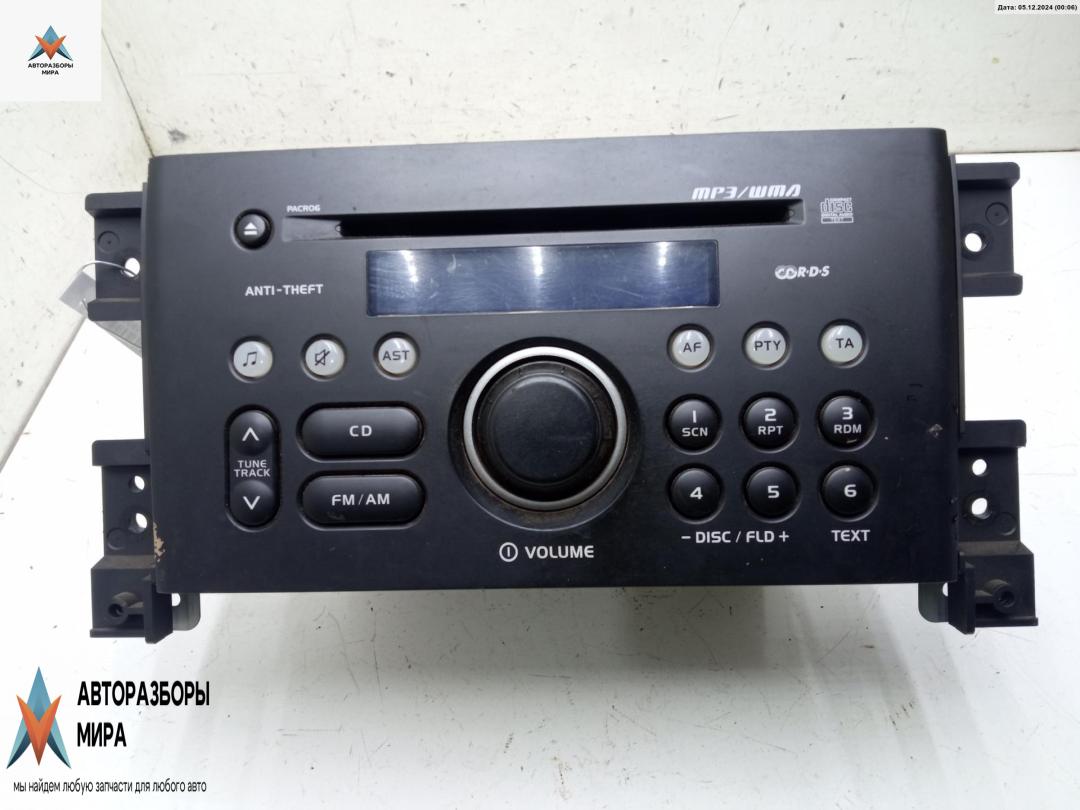 магнитола Suzuki Grand Vitara 2 поколение 2007, 1.6 л., бензин, МКПП, серый, внедорожник 3 дв., 3910165JD0 - фото №1