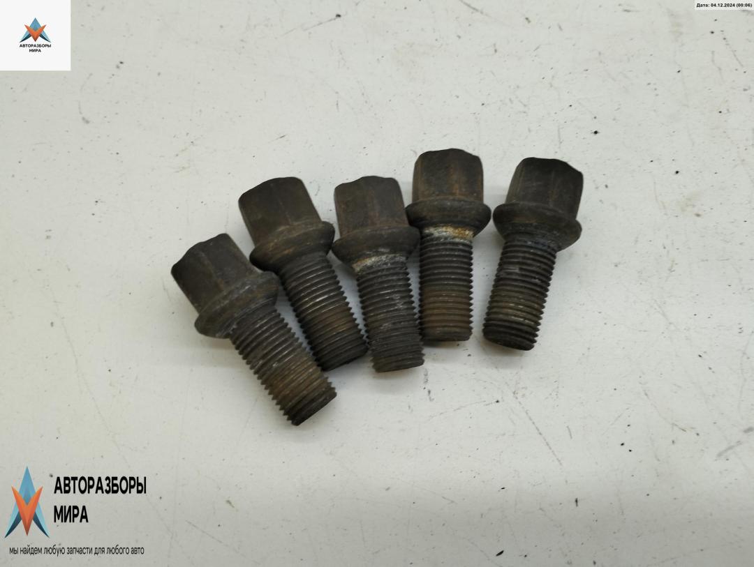 болт колесный Skoda Fabia 2 поколение (5J) 2009, 1.2 л., бензин, МКПП, серый, универсал, 8D0601139D - фото №1