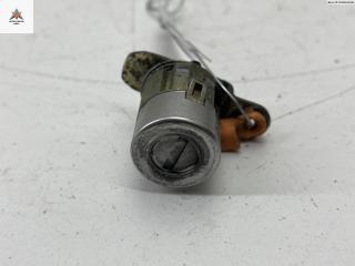 личинка дверного замка Mitsubishi Space Wagon 2 поколение (Typ N30/N40) 1995, 2.0 л., бензин, МКПП, красный, минивэн