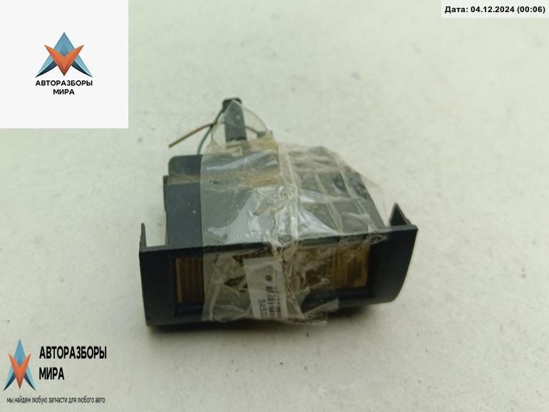 подсветка номера Opel Astra F 1993, 1.6 л., бензин, МКПП, синий, хетчбэк 5 дв. - фото №1