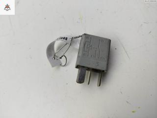 реле (прочие) Opel Astra H/Family [рестайлинг] 2005, 1.7 л., дизель, МКПП, зелёный, хетчбэк 5 дв., 13100504