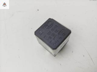 блок управления вентилятором (реле) Opel Astra H/Family [рестайлинг] 2005, 1.7 л., дизель, МКПП, зелёный, хетчбэк 5 дв., 13171831