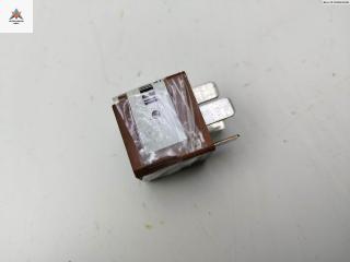 реле бензонасоса Opel Astra H/Family [рестайлинг] 2005, 1.7 л., дизель, МКПП, зелёный, хетчбэк 5 дв., 90491314