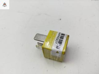 реле бензонасоса Opel Astra H/Family [рестайлинг] 2005, 1.7 л., дизель, МКПП, зелёный, хетчбэк 5 дв., 90226846