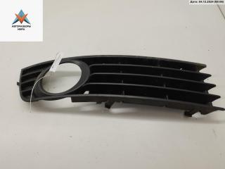 заглушка (решетка) в бампер Audi A4 B6 2004, 2.0 л., бензин, МКПП, чёрный, седан, 8E0807682A