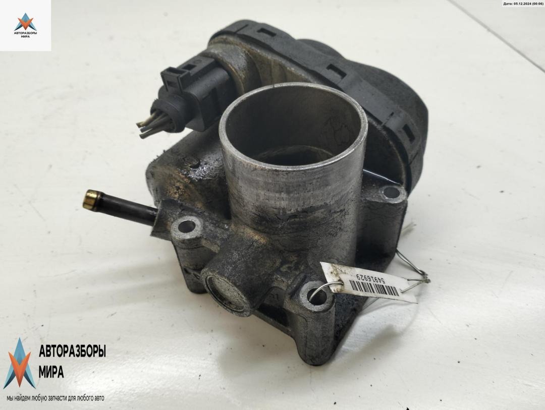 заслонка дроссельная Volkswagen Golf 4 поколение 2001, 1.4 л., бензин, МКПП, серый, хетчбэк 5 дв., 036133062 - фото №1