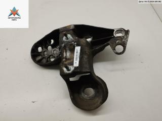 крепление стабилизатора / втулки стабилизатора Audi A4 B5 [рестайлинг] 1998, 2.4 л., бензин, МКПП, синий, универсал, 4B0199351B