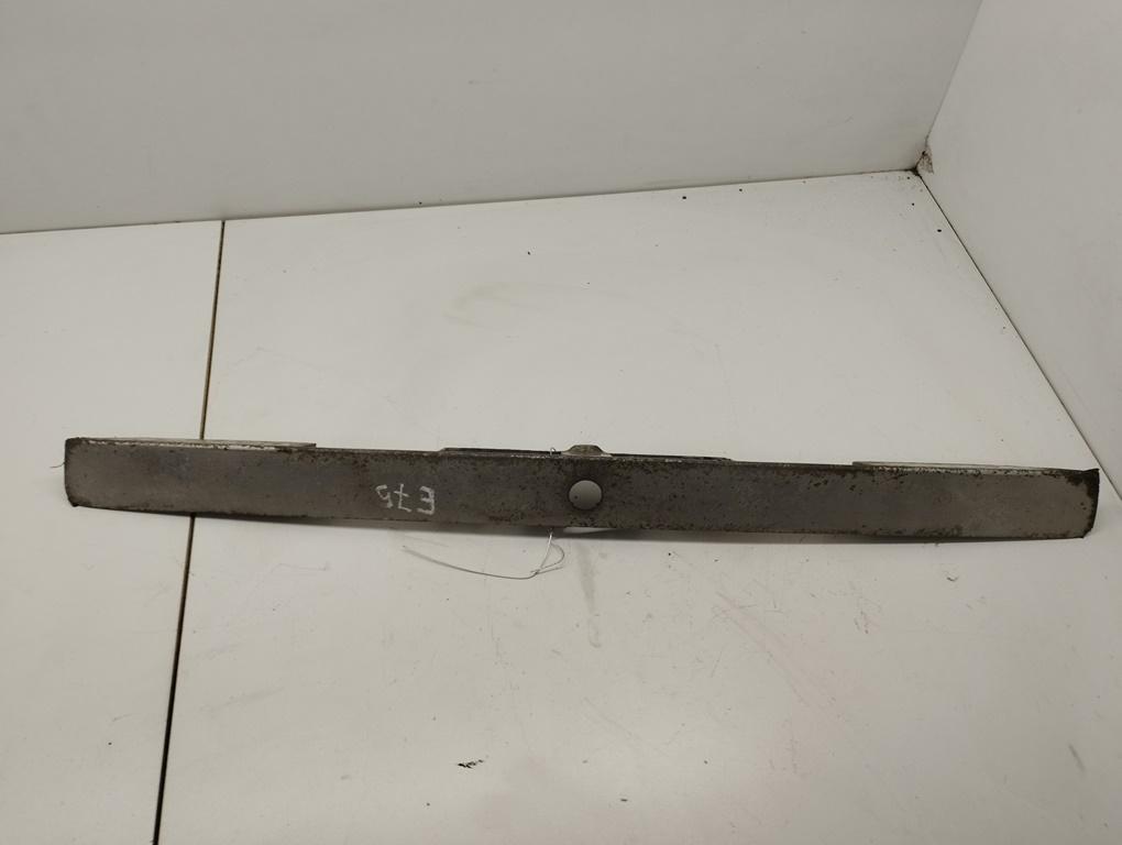 накладка подсветки номера Audi A4 B5 1999, 1.6 л., бензин, МКПП, синий, седан, 8D5827576