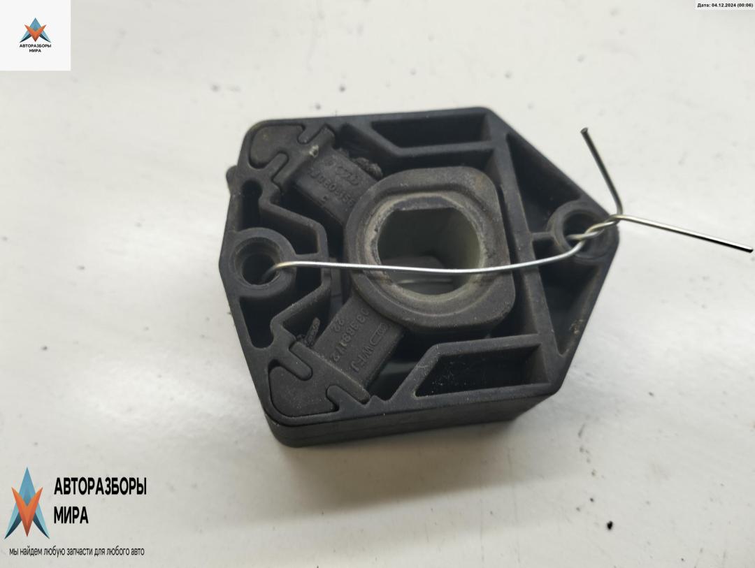 кронштейн радиатора Skoda Octavia mk1 (A4 1U) 1998, 1.6 л., бензин, МКПП, серый, хетчбэк 5 дв., 1J0806155C - фото №1