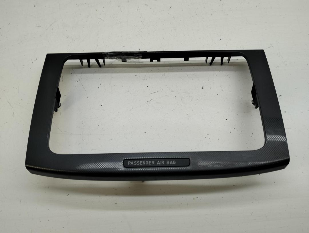 накладка на торпедо (консоль) Volkswagen Passat B6 2006, 2.0 л., дизель, МКПП, серый, универсал, 3C1858069M