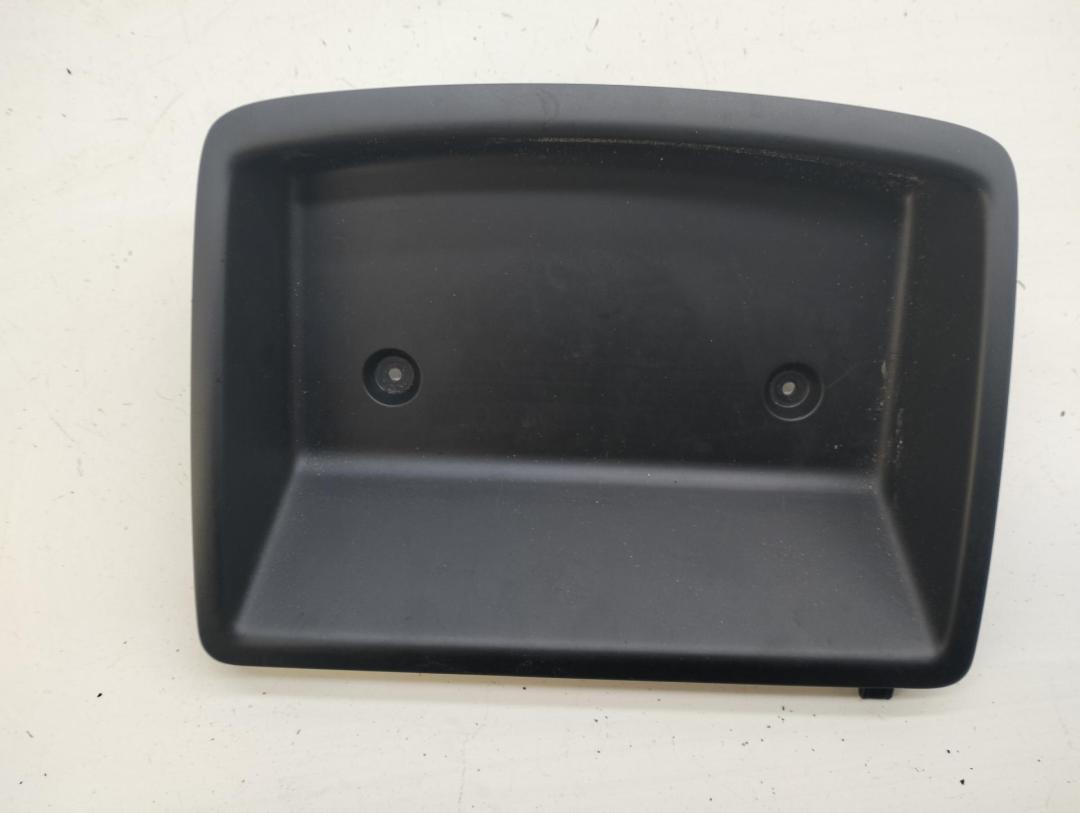 Полка над лобовым стеклом Volkswagen Golf 5 поколение 2003, 1.4 л., бензин, МКПП, серый, хетчбэк 5 дв., 1K0857921A - фото №1