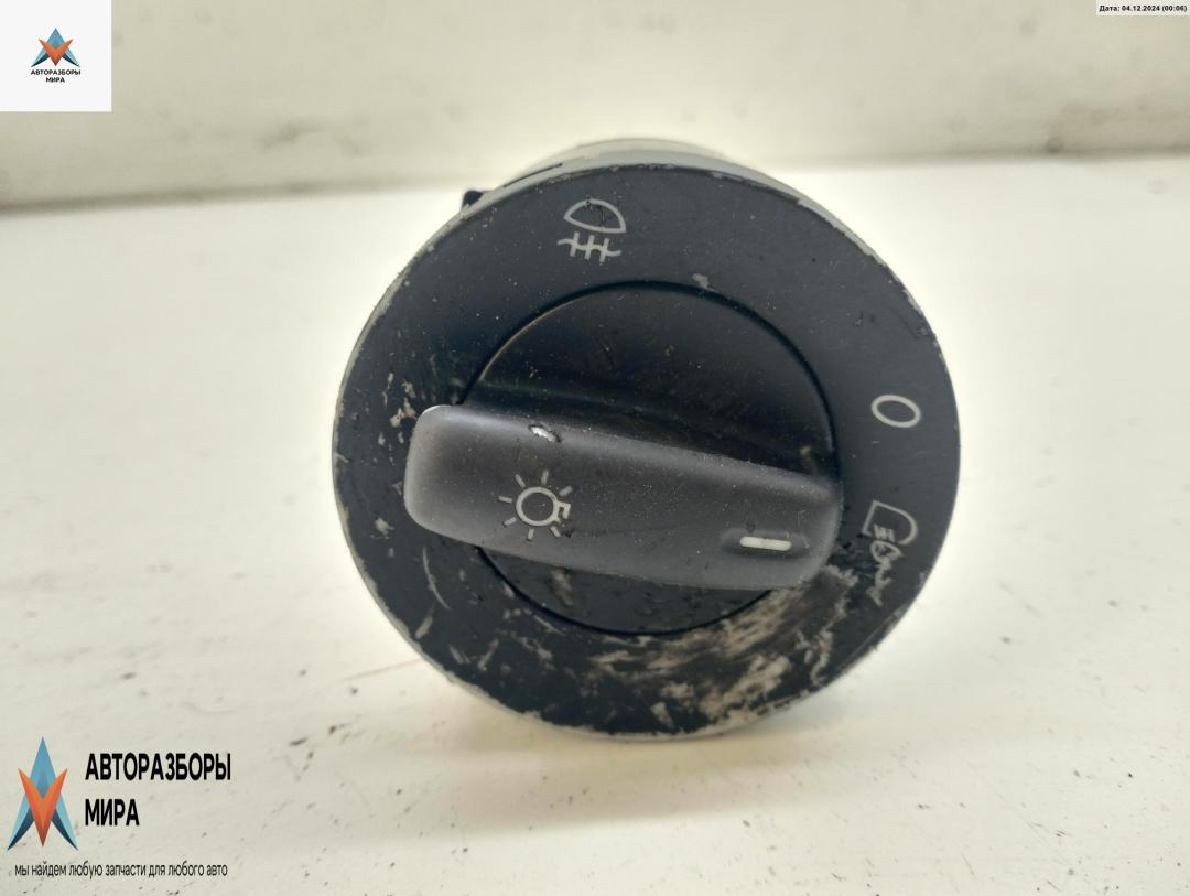 переключатель света Volkswagen Golf 5 поколение 2003, 1.4 л., бензин, МКПП, серый, хетчбэк 5 дв., 1K0941431 - фото №1