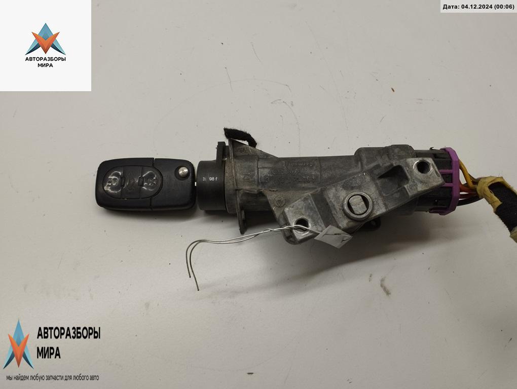 замок зажигания Audi A6 4B/C5 1998, 1.8 л., бензин, МКПП, синий, седан, 4B0905851C - фото №1
