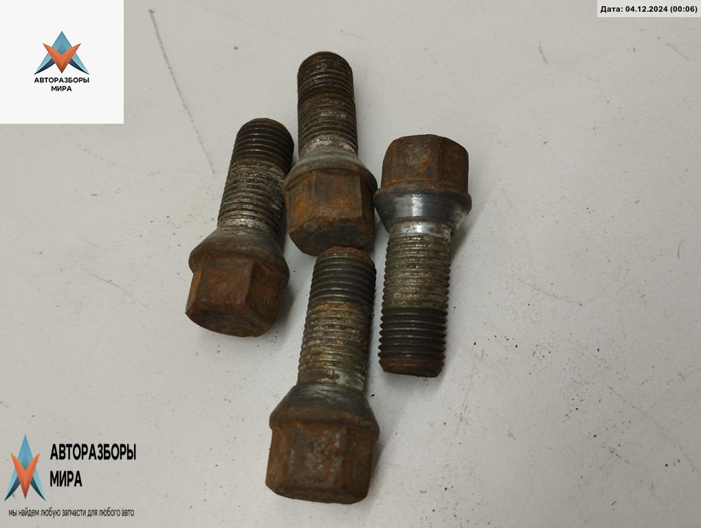 болт колесный Audi A6 Allroad Quattro C6 2007, 3.0 л., дизель, АКПП, серый, универсал - фото №1