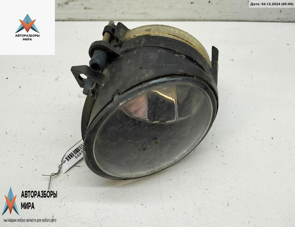 фара противотуманная правая Volkswagen Caddy 3 поколение 2006, 2.0 л., бензин, МКПП, красный, фургон, 271288 - фото №1