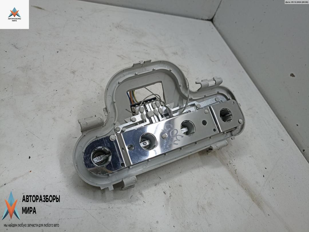 панель заднего левого фонаря Opel Astra G 1998, 1.6 л., бензин, МКПП, серый, хетчбэк 5 дв. - фото №1