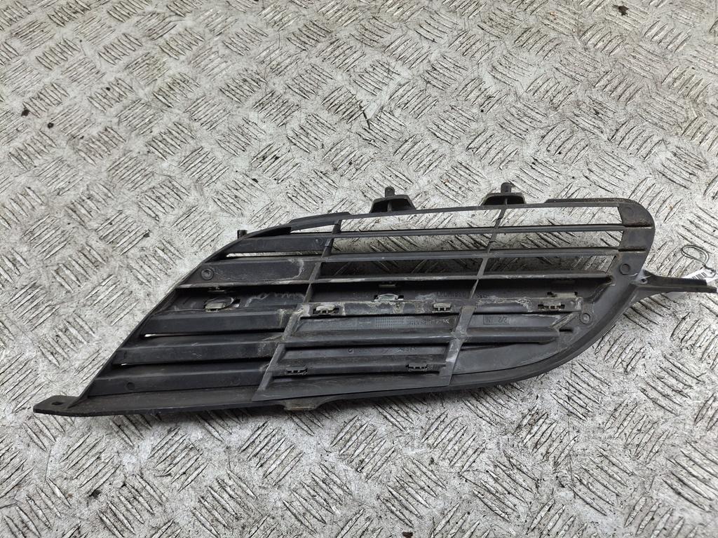 решетка радиатора Nissan Almera Tino 2001, серый, минивэн, 62320BU000