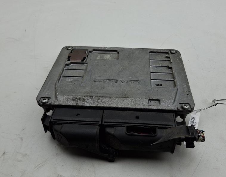 блок управления (другие) Volkswagen Polo 2005, 1.2 л., бензин, МКПП, серый, хетчбэк 3 дв., 03E906033R