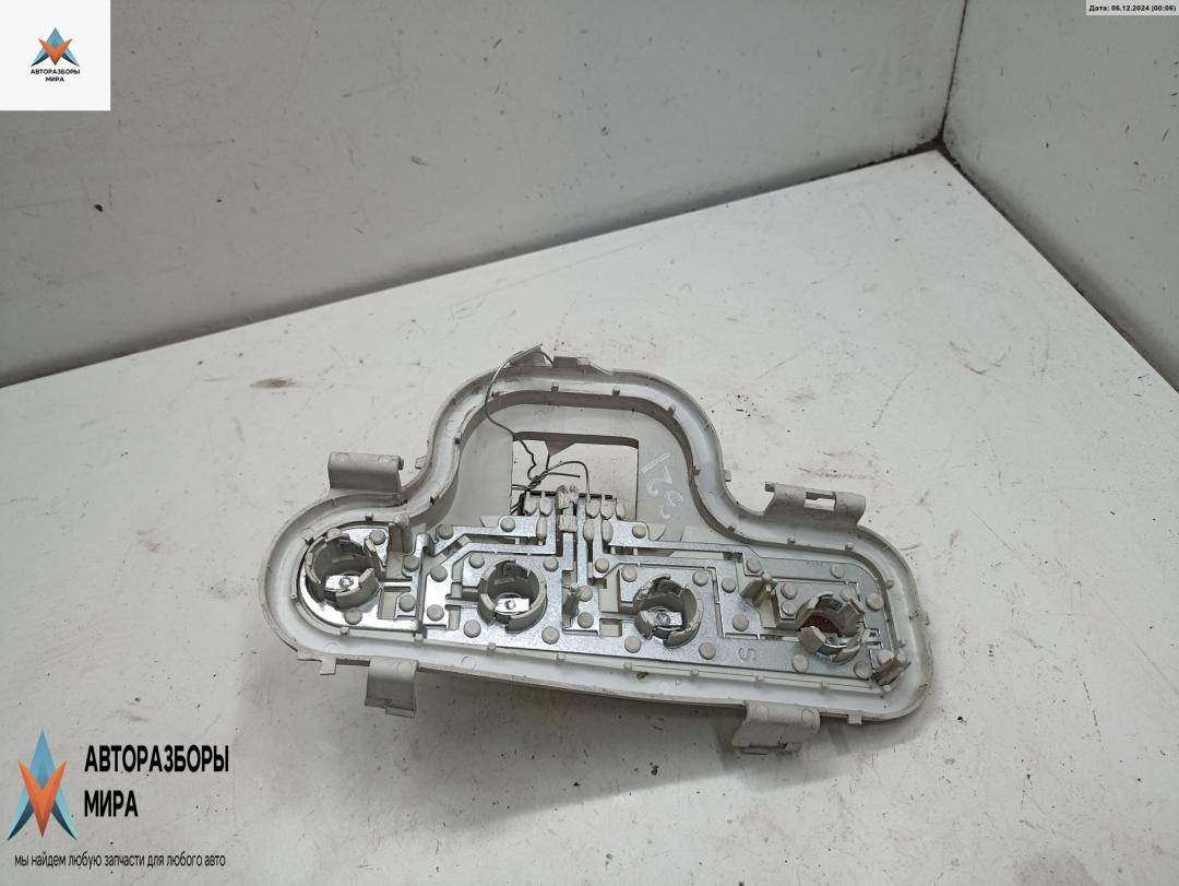 панель заднего левого фонаря Opel Astra G 2002, 1.6 л., бензин, МКПП, красный, хетчбэк 5 дв. - фото №1