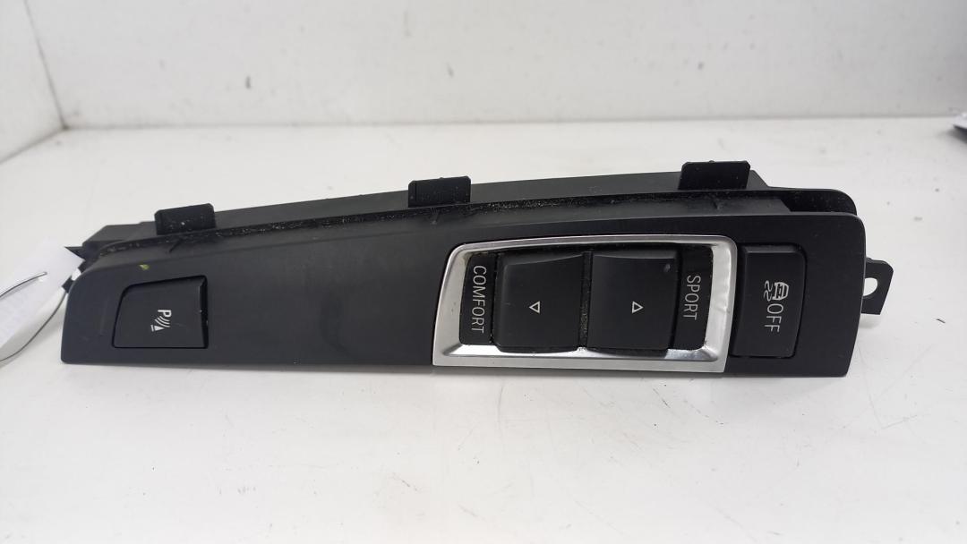 кнопка (выключатель) BMW 5 F10/F11 2012, 2.0 л., дизель, АКПП, белый, универсал, 9202945