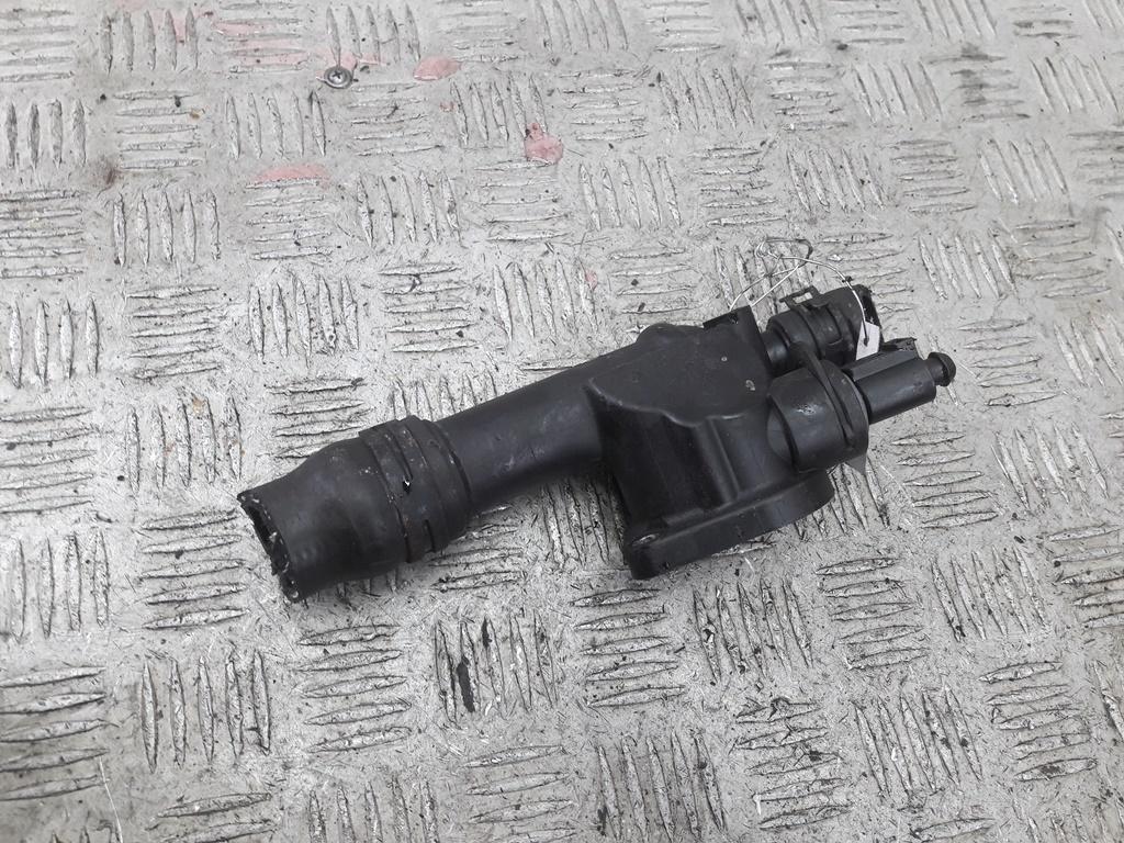 фланец (тройник) системы охлаждения Volkswagen Passat B6 2007, 1.9 л., дизель, МКПП, серый, универсал, 03G121132B