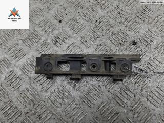 кронштейн переднего бампера Volkswagen Passat B6 2006, 1.6 л., бензин, МКПП, серый, универсал, 3C0807184