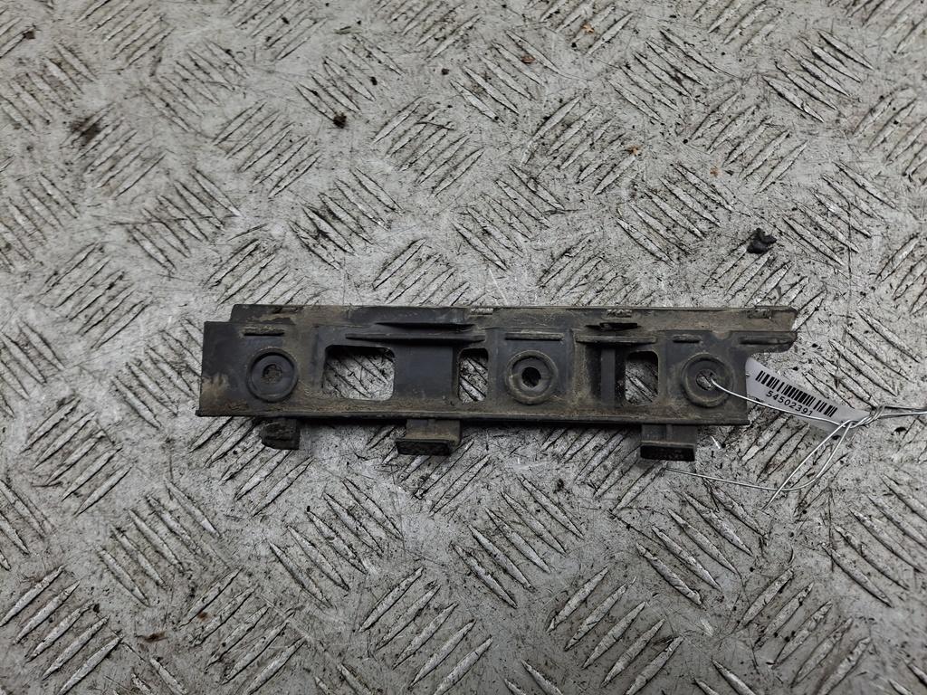 кронштейн переднего бампера Volkswagen Passat B6 2006, 1.6 л., бензин, МКПП, серый, универсал, 3C0807184