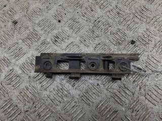 кронштейн переднего бампера Volkswagen Passat B6 2006, 1.6 л., бензин, МКПП, серый, универсал, 3C0807184