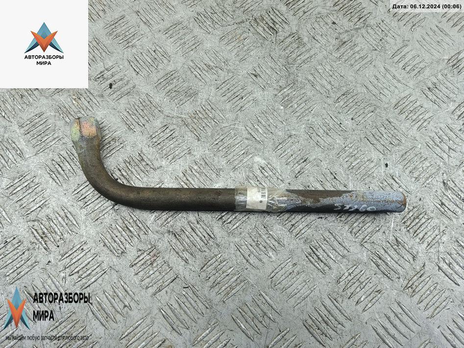 ключ колесный (балонный) Volkswagen Golf 3 поколение 1995, 1.4 л., бензин, МКПП, серый, хетчбэк 3 дв. - фото №1