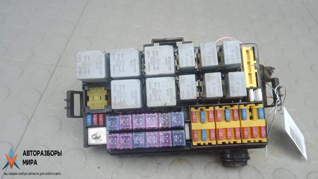 блок предохранителей Chevrolet Tacuma 1 поколение 2007, 1.6 л., бензин, МКПП, минивэн, 96263674 - фото №1