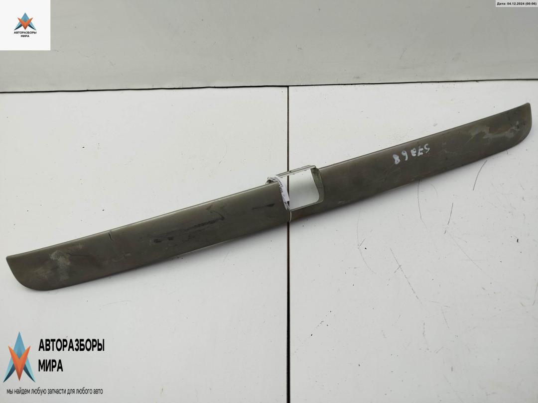 накладка подсветки номера Opel Vectra B 1998, 2.0 л., бензин, МКПП, жёлтый, универсал, 90464809 - фото №1