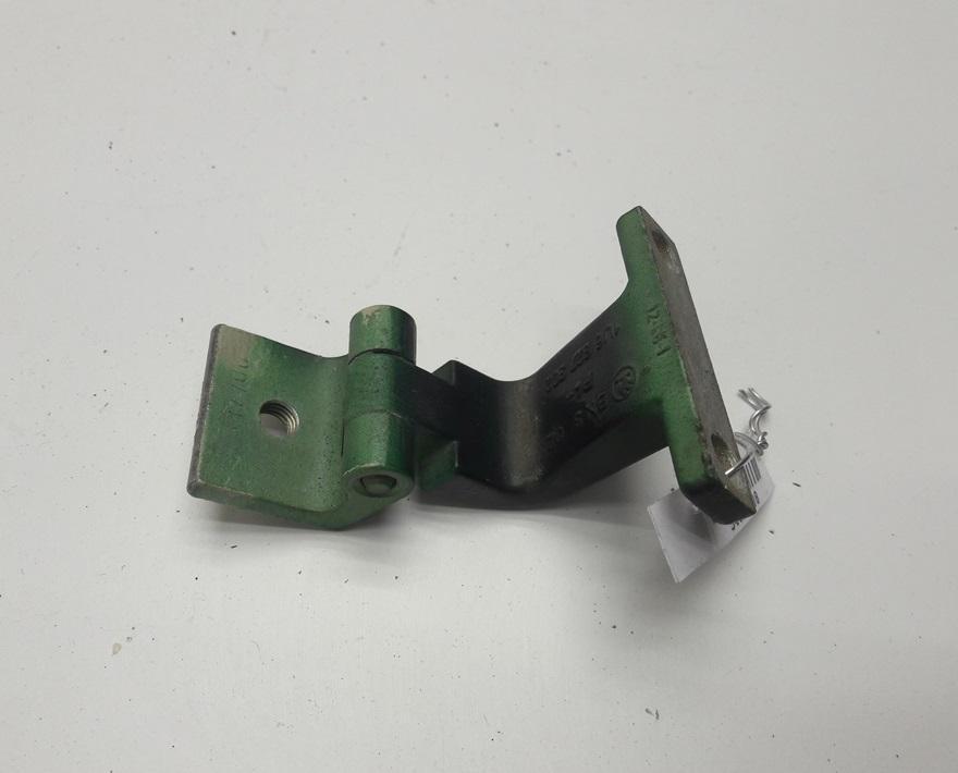 петля крышки багажника Skoda Octavia mk1 (A4 1U) 2000, зелёный, хетчбэк 5 дв., 1U6827302