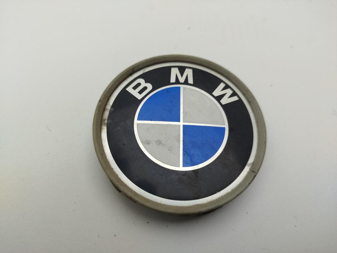 колпачок литого диска BMW 3 E46 2002, 2.0 л., бензин, МКПП, чёрный, универсал, 1095361