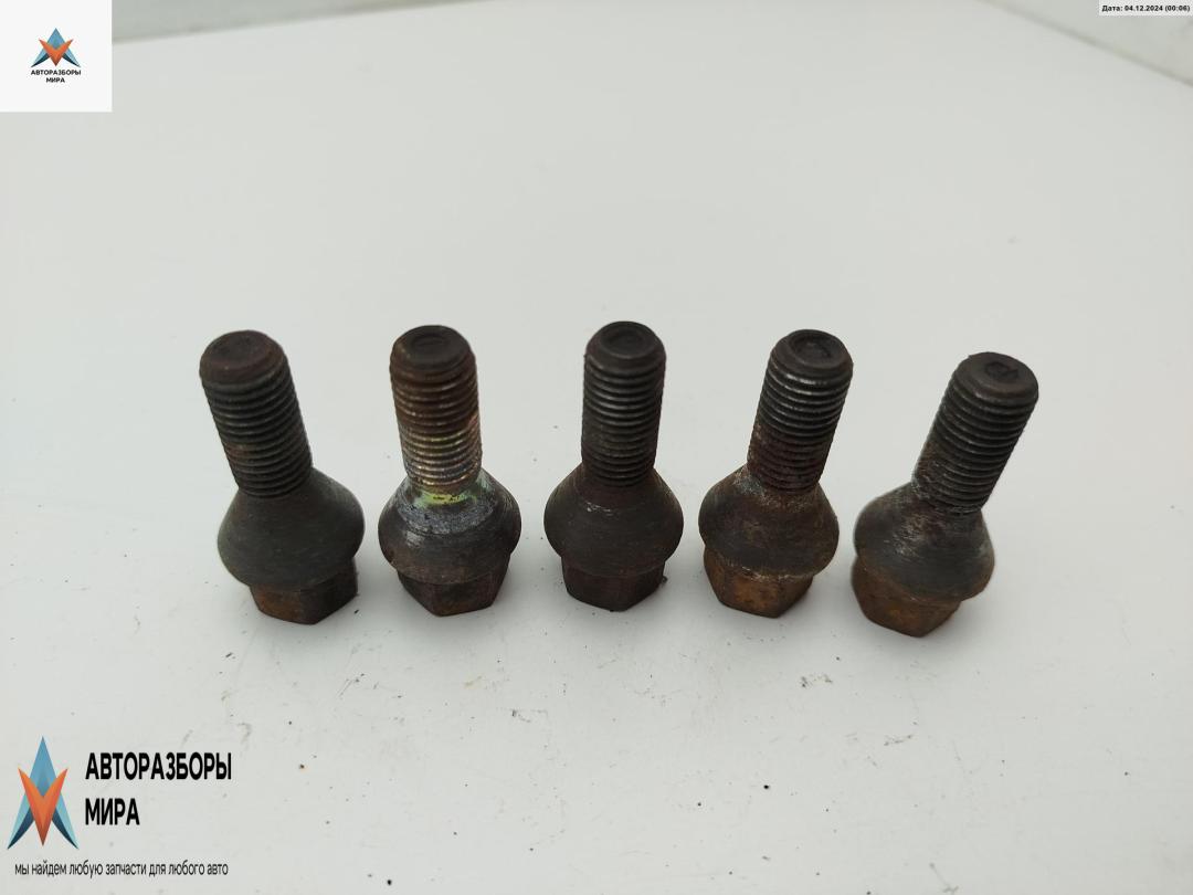 болт колесный BMW 5 серия E39 1998, 2.5 л., бензин, МКПП, чёрный, универсал, 6781150 - фото №1