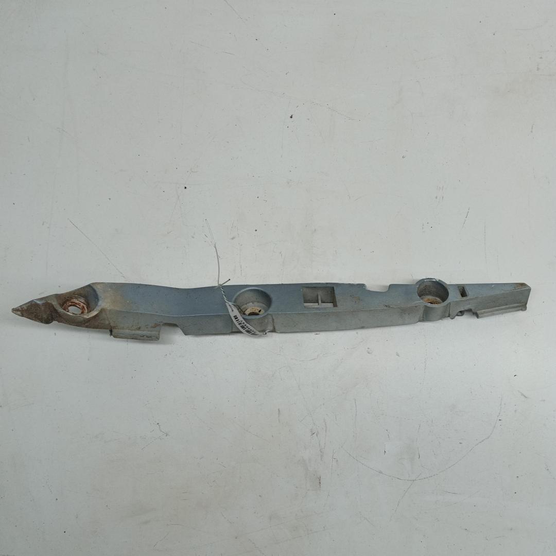 кронштейн переднего бампера Ford C-Max 2004, 1.8 л., бензин, МКПП, серый, минивэн, 3M5117D959A