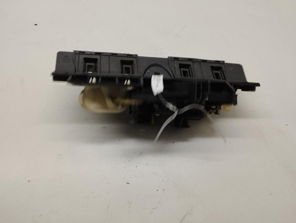 ручка крышки багажника Audi A4 B5 1998, синий, универсал, 8D9827565H