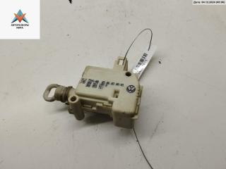 активатор замка багажника Audi A6 4B/C5 [рестайлинг] 2003, 2.5 л., дизель, МКПП, чёрный, универсал, 3B0959781