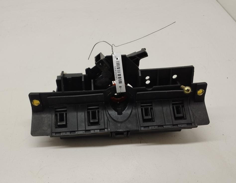 ручка крышки багажника Audi A6 4B/C5 1998, синий, седан, 4B0827565H - фото №1