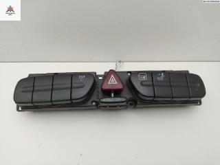 кнопка аварийной сигнализации Mercedes-Benz C-Класс W203/S203/CL203 2001, 2.2 л., дизель, МКПП, серый, седан, 2038214658