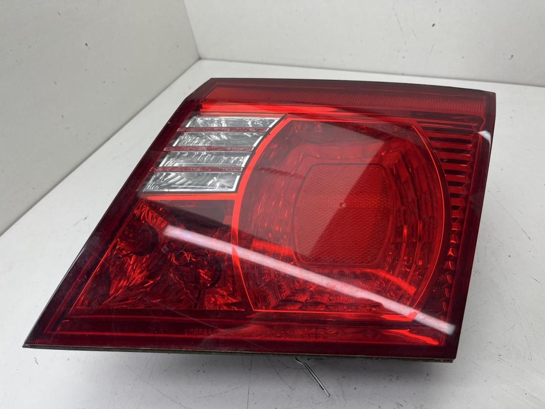 фонарь крышки багажника правый Kia Magentis 2003, 2.0 л., бензин, МКПП, серый, седан, 92420-3C1