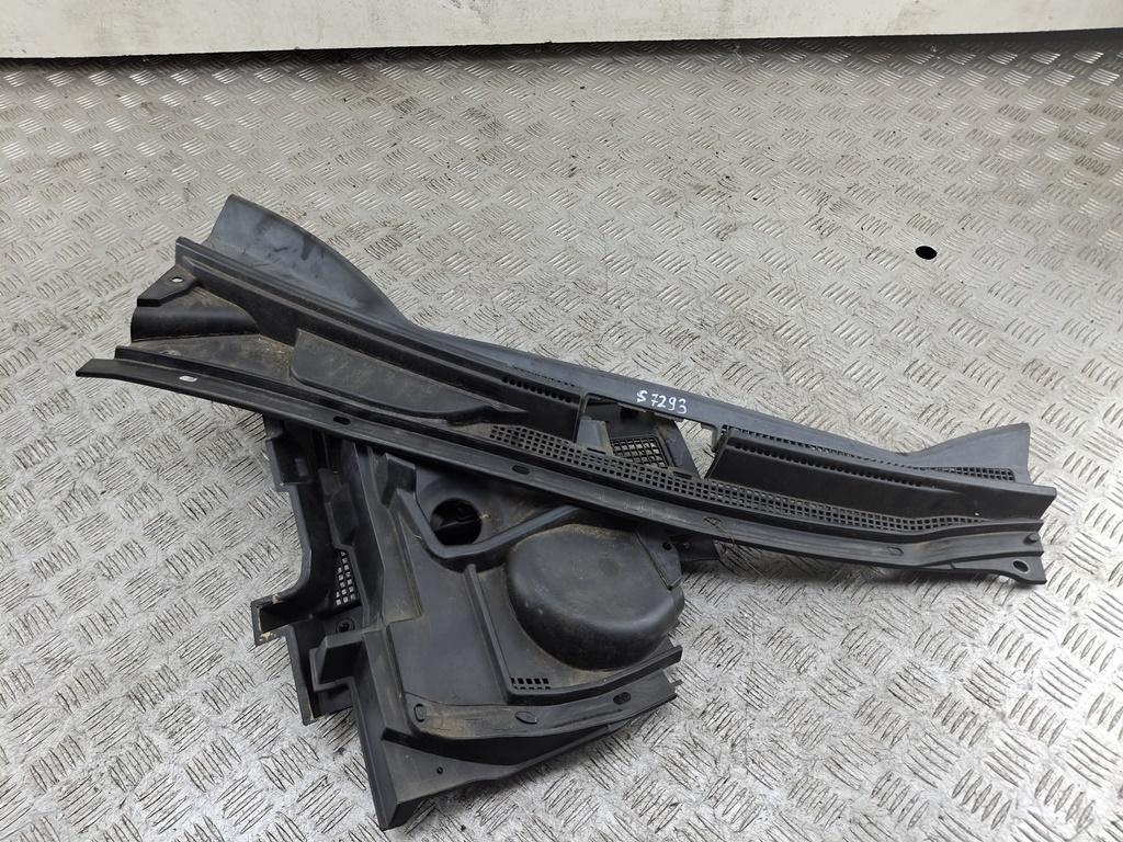 дождевик Mitsubishi Grandis 2004, 2.4 л., бензин, МКПП, чёрный, минивэн, MN167440
