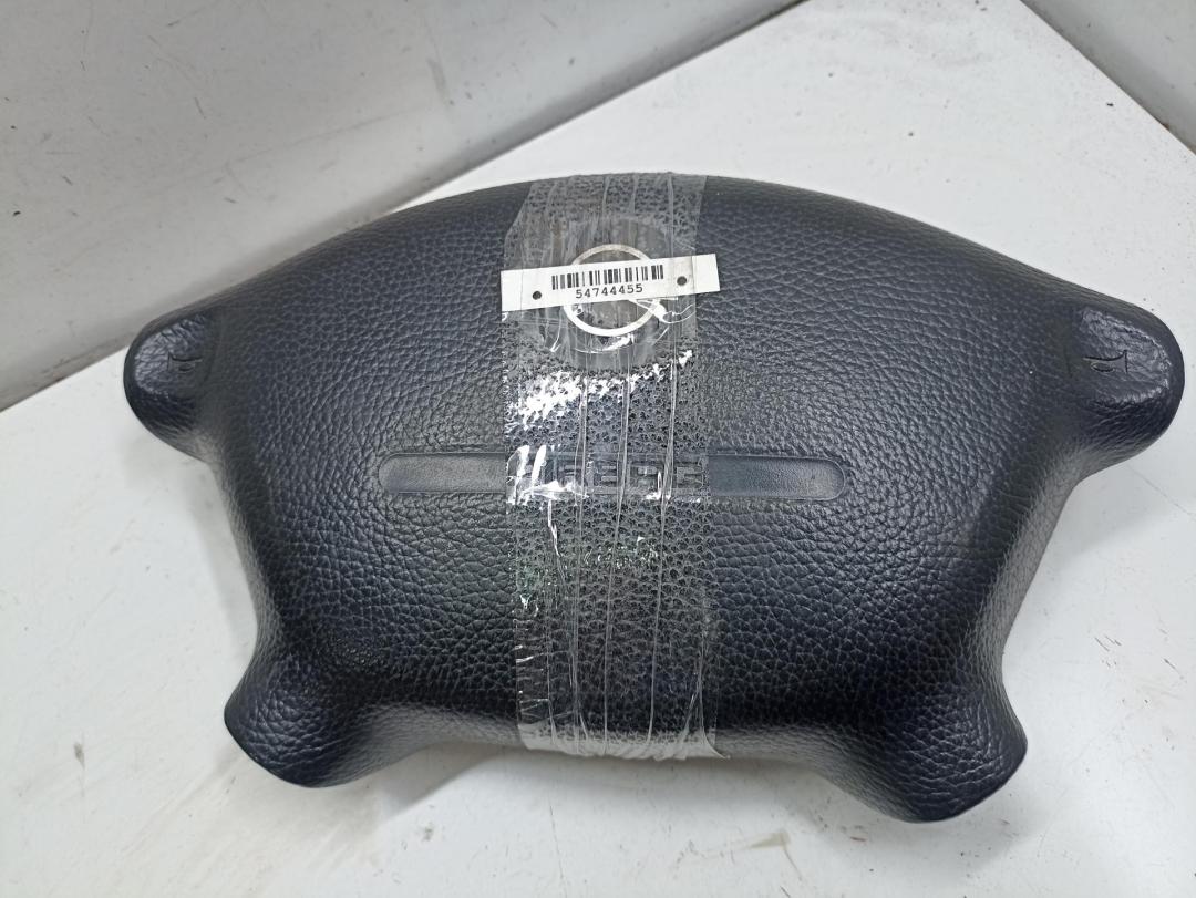 подушка безопасности водителя Opel Vectra B 1996, 1.6 л., бензин, МКПП, бежевый, универсал, 90507948