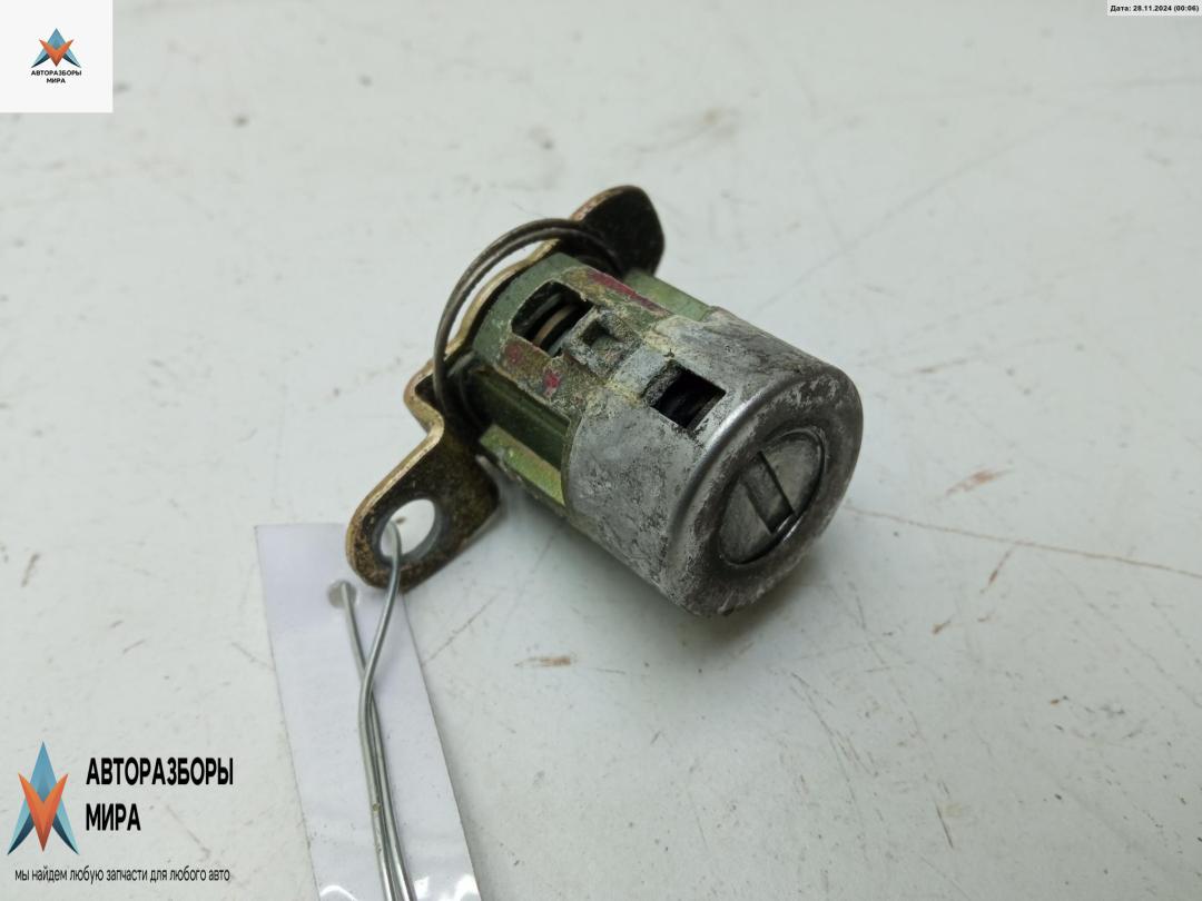 личинка дверного замка Mitsubishi Space Runner 2 поколение 2000, 2.4 л., бензин, МКПП, красный, минивэн - фото №1