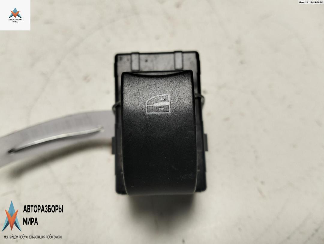 кнопка стеклоподъемника заднего правого Renault Koleos 1 поколение 2008, 2.0 л., дизель, МКПП, серый, внедорожник 5 дв., 25411JY00A - фото №1