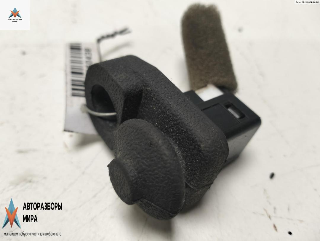 выключатель концевой (концевик) Renault Koleos 1 поколение 2008, 2.0 л., дизель, МКПП, серый, внедорожник 5 дв., 8526C - фото №1