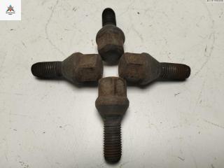 болт колесный Renault Scenic 1 поколение [рестайлинг] 2002, 1.6 л., бензин, МКПП, синий, минивэн, 8200030701