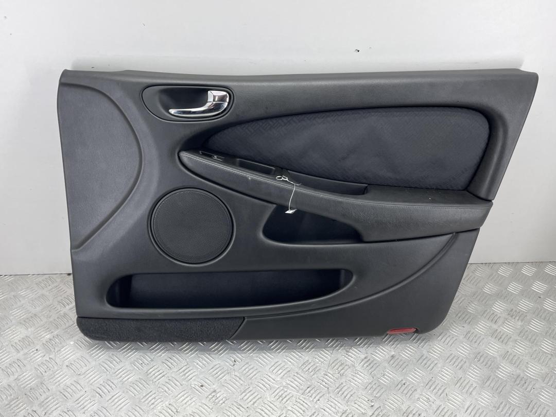 обшивка двери передняя правая Jaguar X-Type 2002, 2.0 л., бензин, МКПП, чёрный, седан