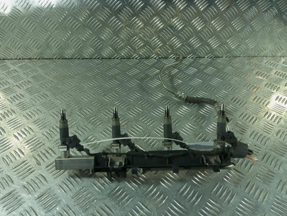 топливная рампа BMW 3 серия E90/E91/E92/E93 2007, цвет, 7530420 - фото №1