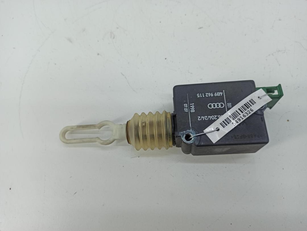 активатор замка багажника Audi A6 4B/C5 2000, 2.7 л., бензин, АКПП, зелёный, универсал, 4B9962115 - фото №1